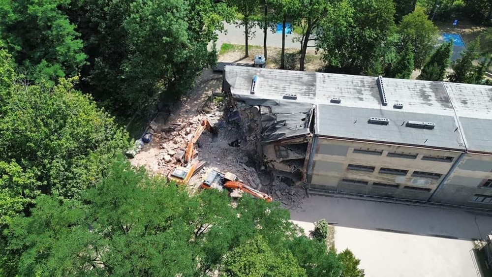 Rozbiórka starego budynku Szkoły Podstawowej nr 17 3