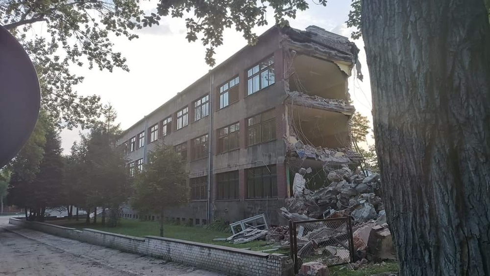 Rozbiórka starego budynku Szkoły Podstawowej nr 17 4