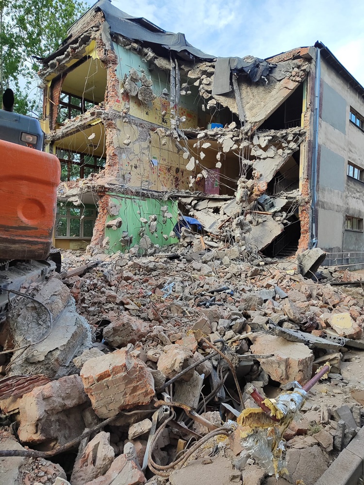 Rozbiórka starego budynku Szkoły Podstawowej nr 17 5