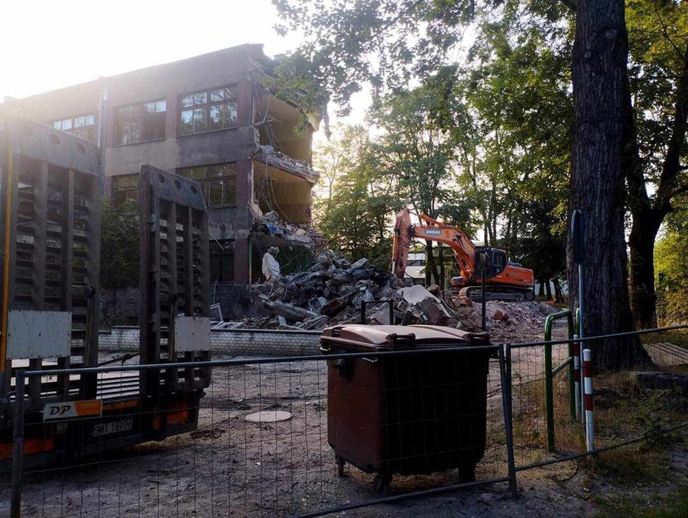 Rozbiórka starego budynku Szkoły Podstawowej nr 17 7