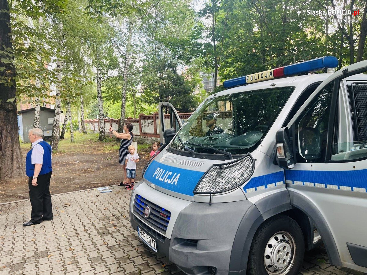 Policja z Wirku promowała bezpieczeństwo na Ogrodzie Śniadaniowym w ŚTI