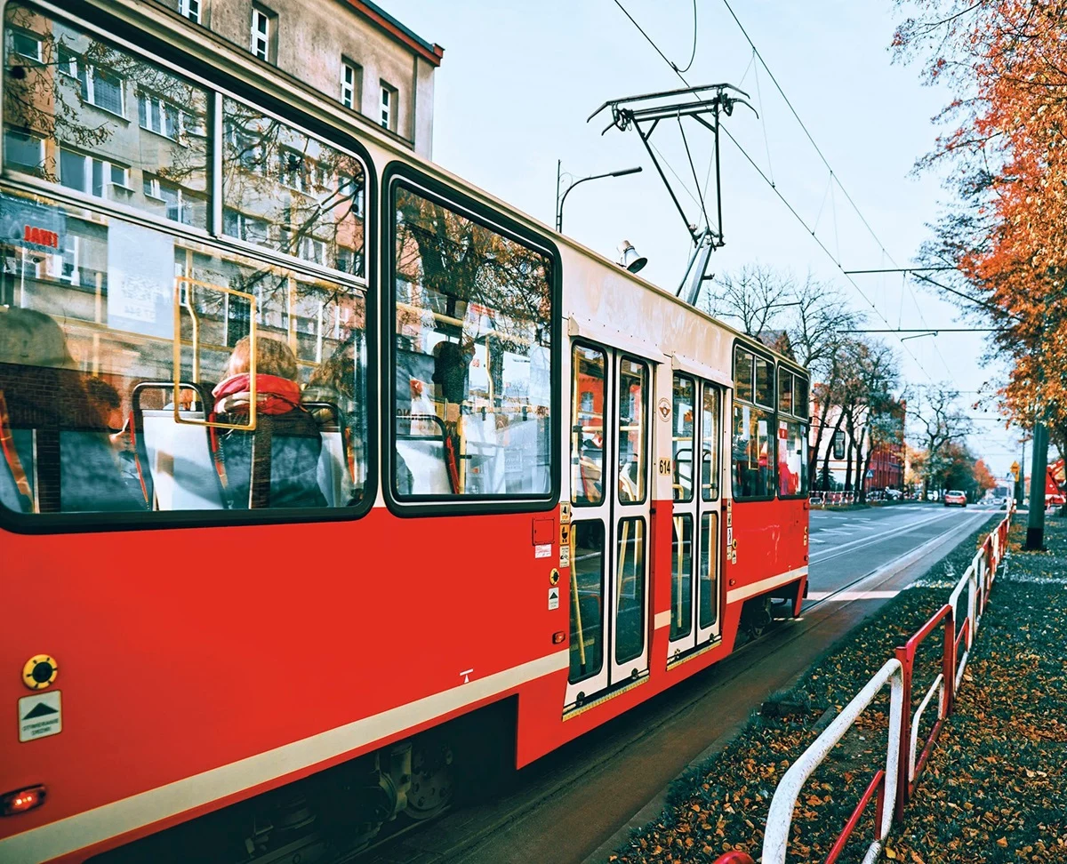 Koniec prac torowych na ul. Dworcowej. Zmiany w funkcjonowaniu komunikacji tramwajowej
