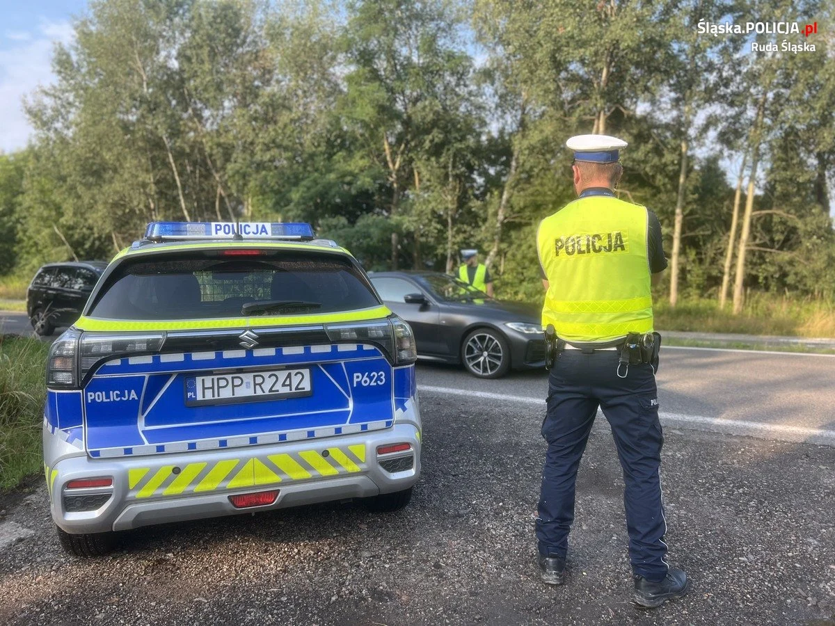 Rowerzysta z promilami – 2600 złotych mandatu za alkohol, ucieczkę i zły stan techniczny