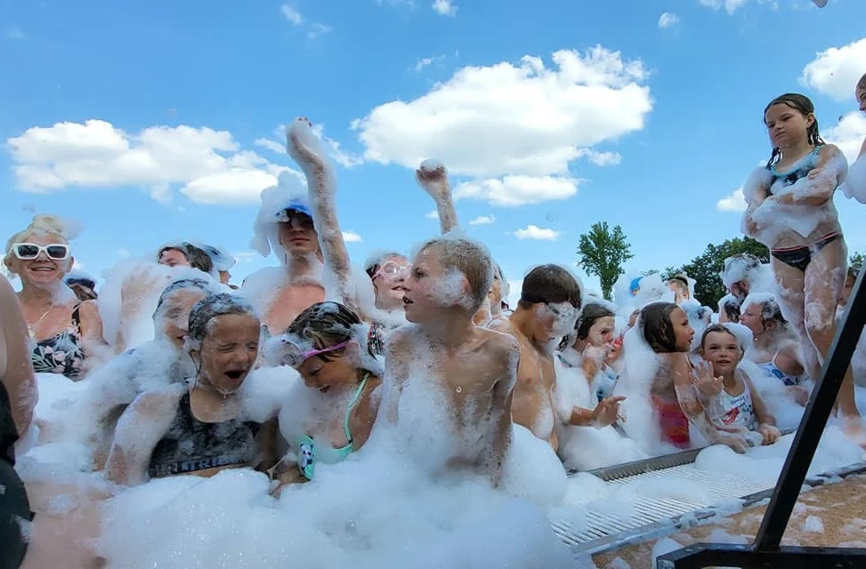 "Lato z MOSiR-em i Radiem Piekary" na basenie letnim za nami! Zobaczcie zdjęcia!
