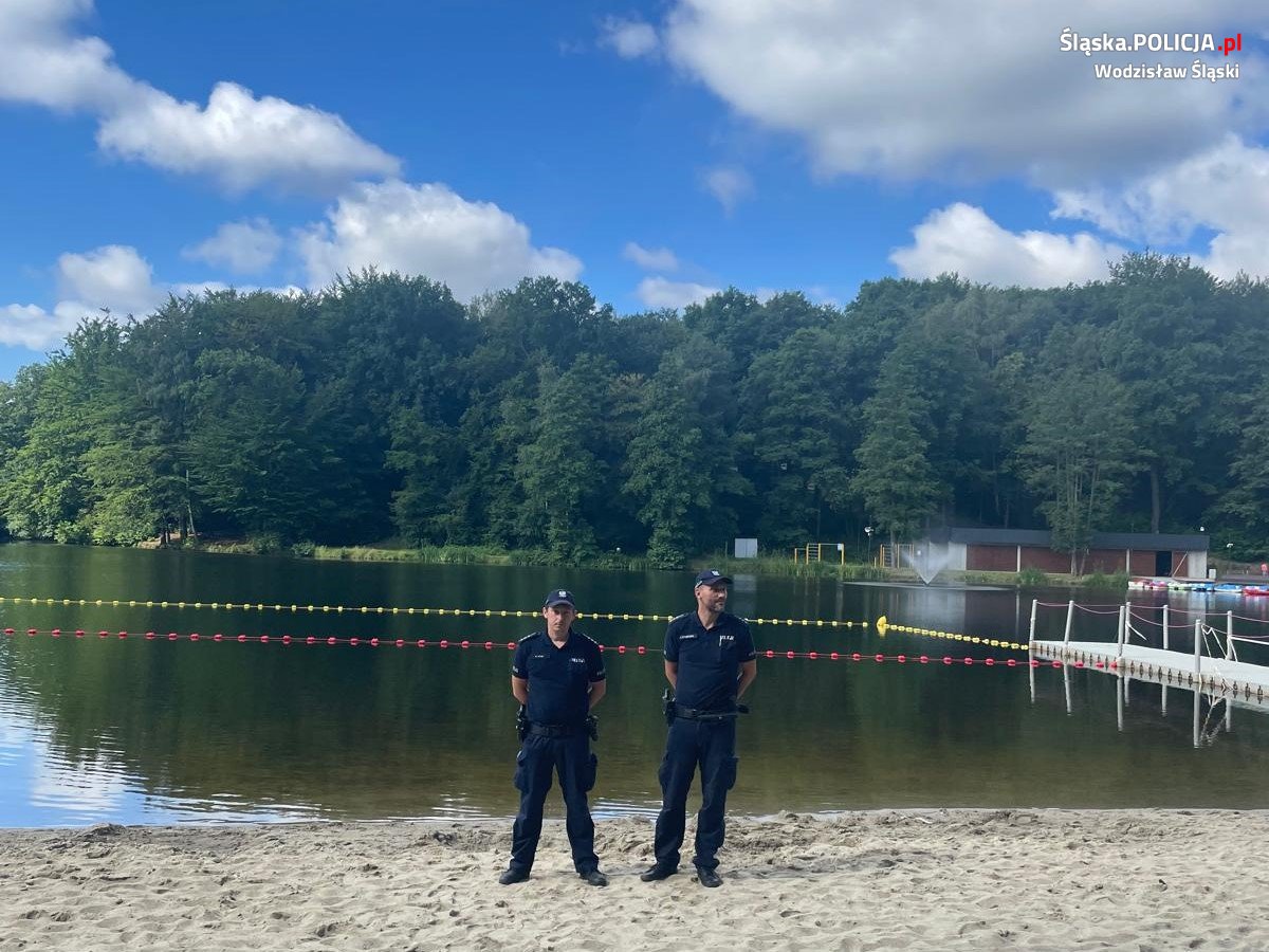 By było bezpiecznie nad wodą!