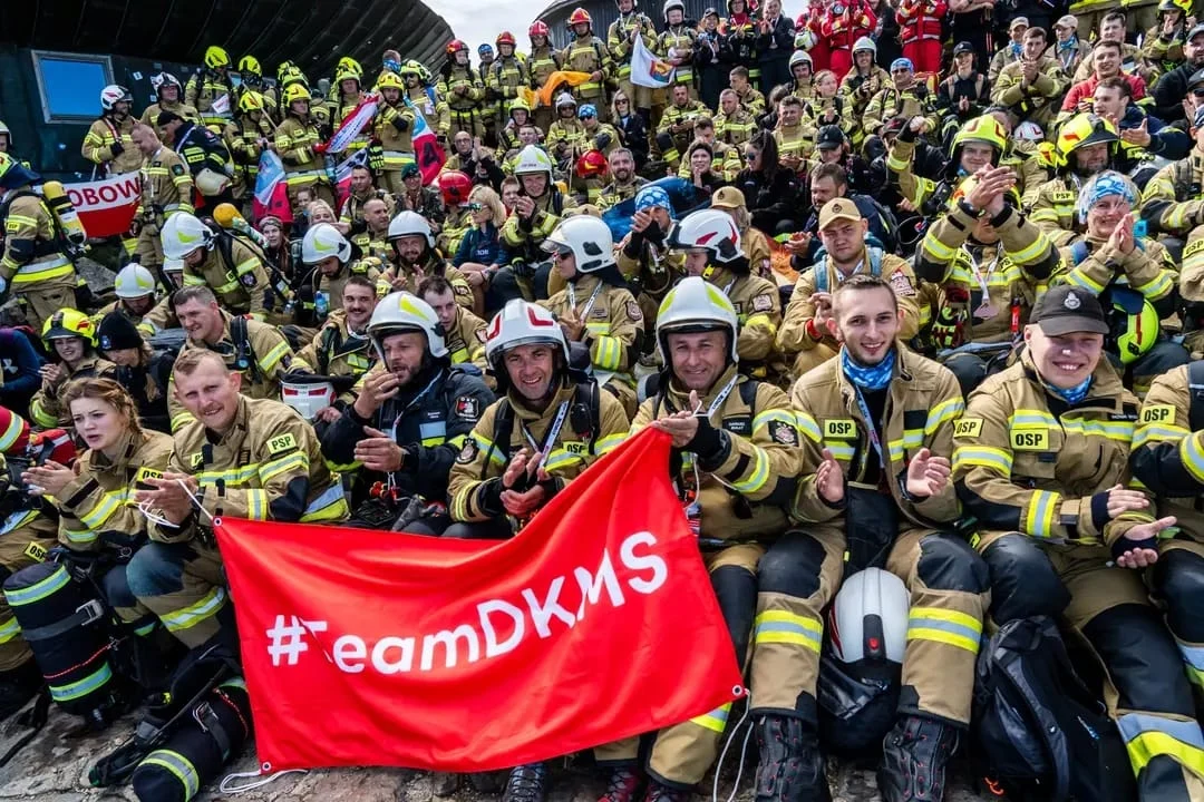 Strażacy z Łazisk Górnych zdobywając Śnieżkę promowali oddawanie szpiku!