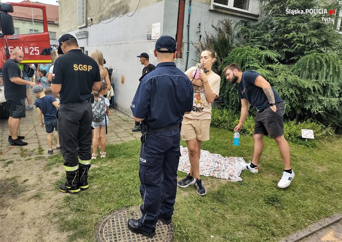 Bezpieczne wakacje: Tyscy policjanci spotykają się z dziećmi i młodzieżą