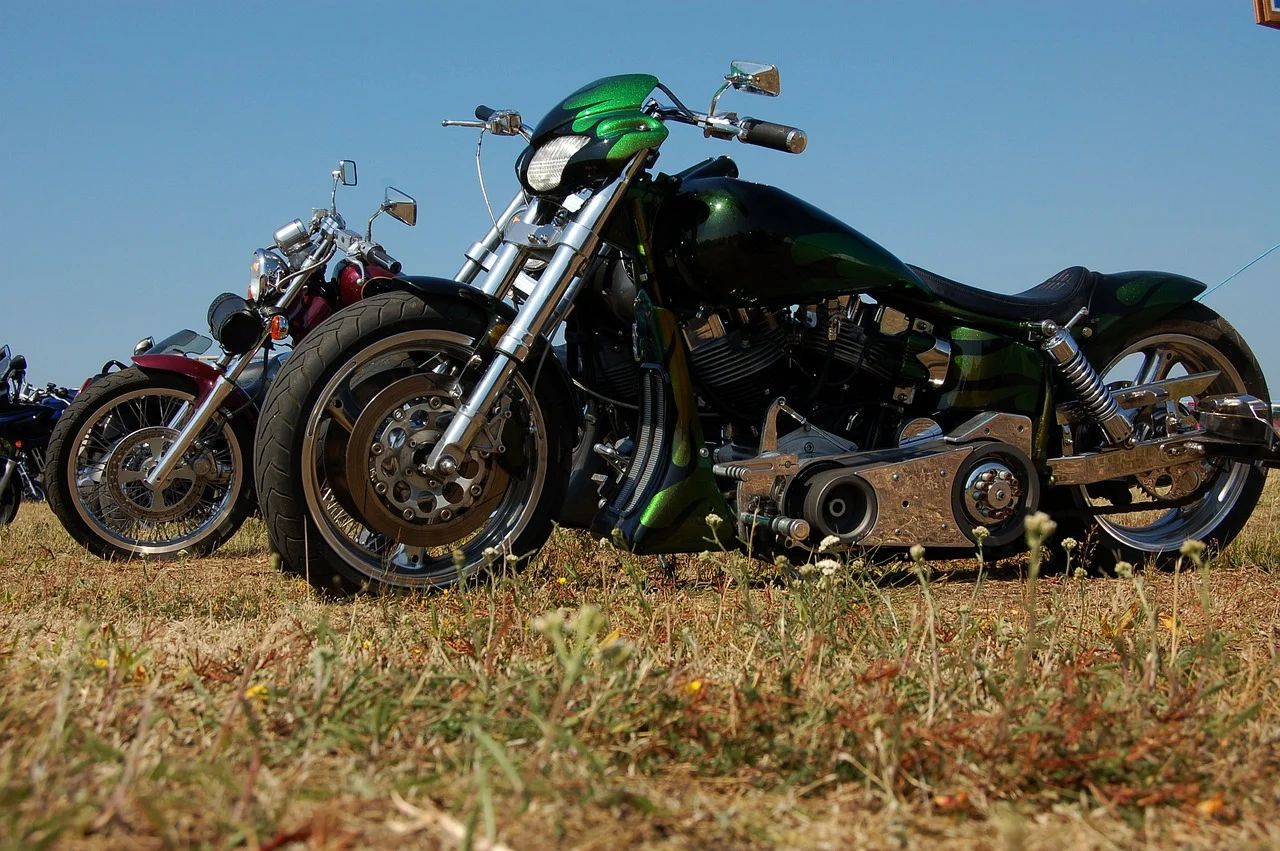 Motocyklisto! Na drodze bezwzględnie zachowaj czujność, ostrożność i „Wróć do domu”