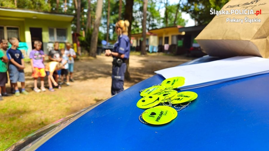 Policjanci przypomnieli dzieciom na obozie w Kokotku zasady bezpieczeństwa