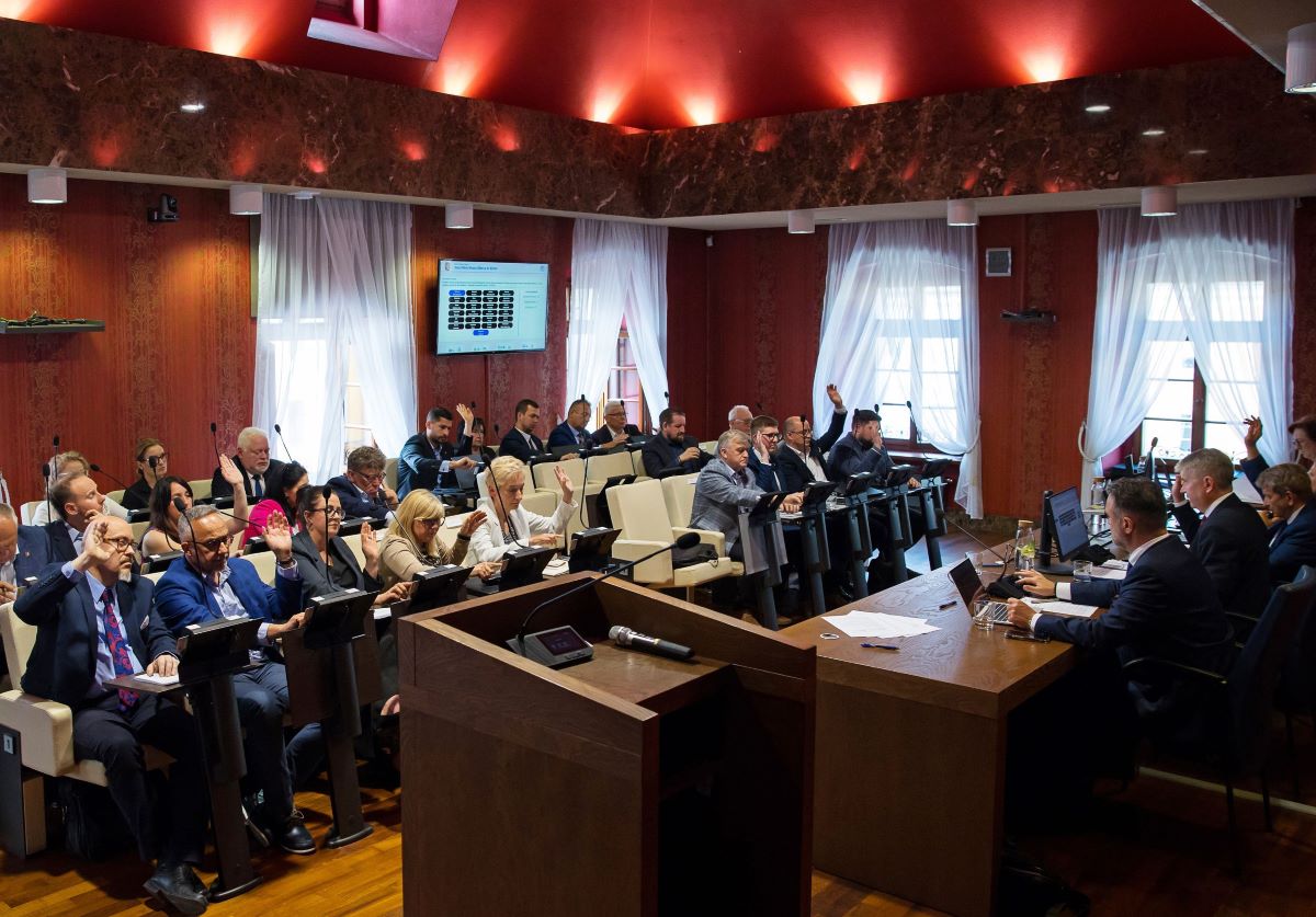 Radni udzielili prezydentowi miasta wotum zaufania!