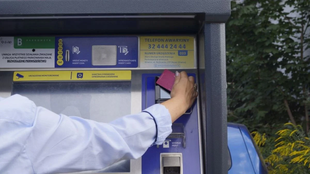 W mieście pojawi się 121 nowych parkomatów! Aplikacje ułatwią opłatę za postój
