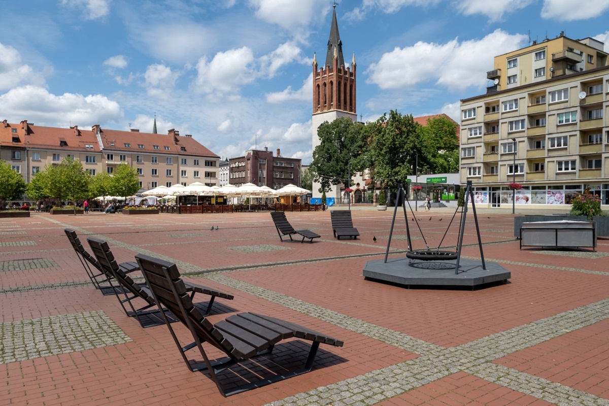 Na Rynku stanęły meble miejskie!