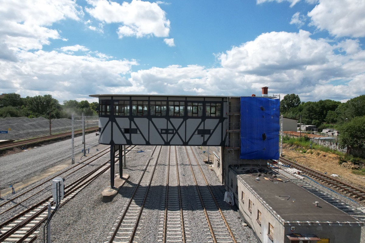 Praca nad remontem nastawni "Bt" trwa!