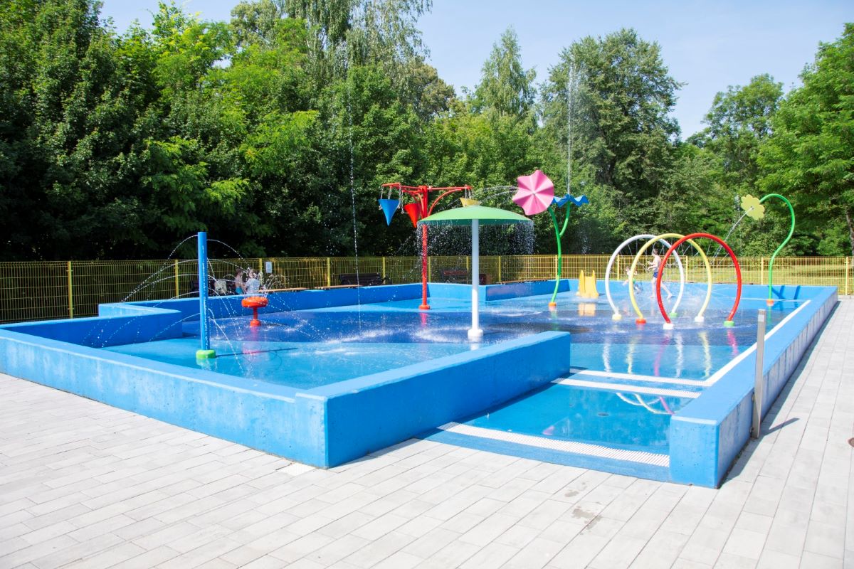 Wykryto bakterie na wodnym placu zabaw w Bytomiu. Trwa akcja oczyszczania