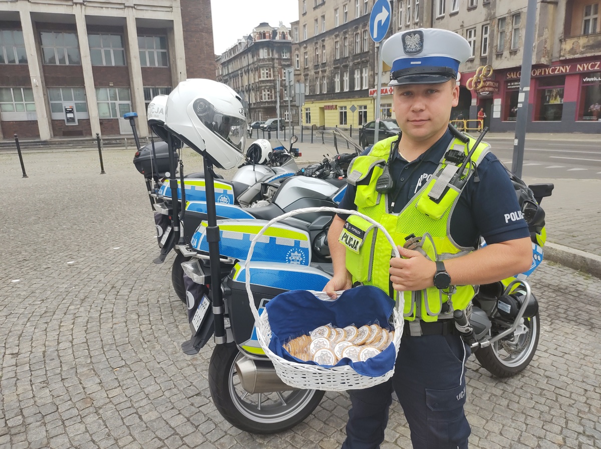 Policjanci celebrowali Święto Policji akcją "Bezpieczny pieszy"