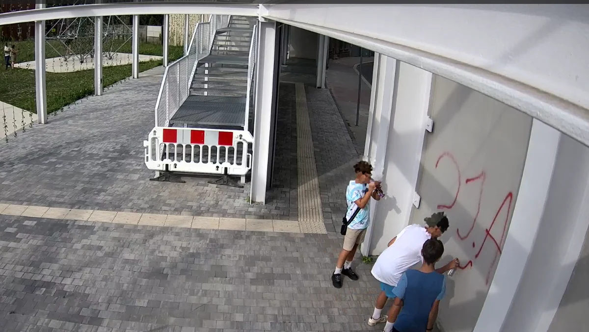 Wandale przyłapani na gorącym uczynku!