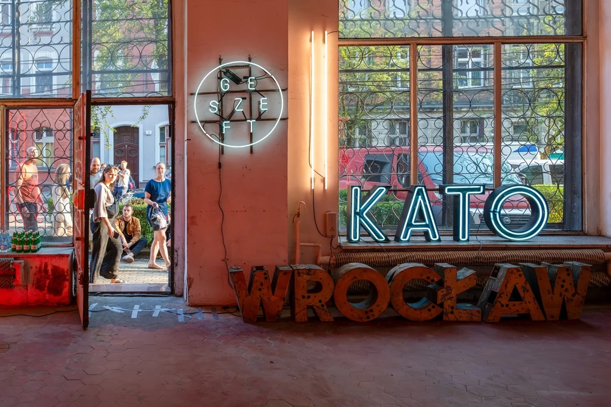 Sukces otwarcia siedziby Fundacji " Neon Katowice" w Bytomiu!