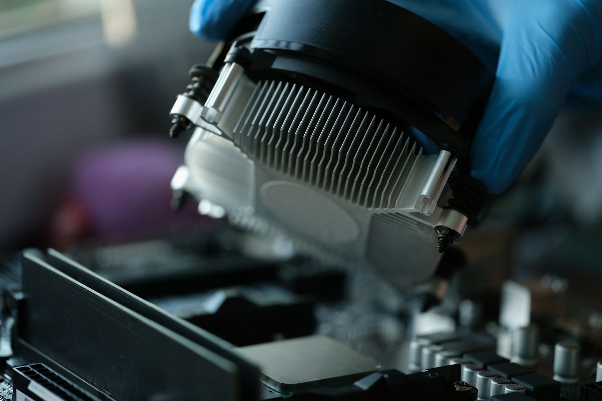 Naprawa komputerów. Czy warto zainwestować w profesjonalny serwis?