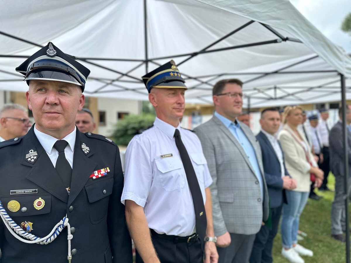 Uroczyste zakończenie obozu szkoleniowego Młodzieżowych Drużyn Pożarniczych