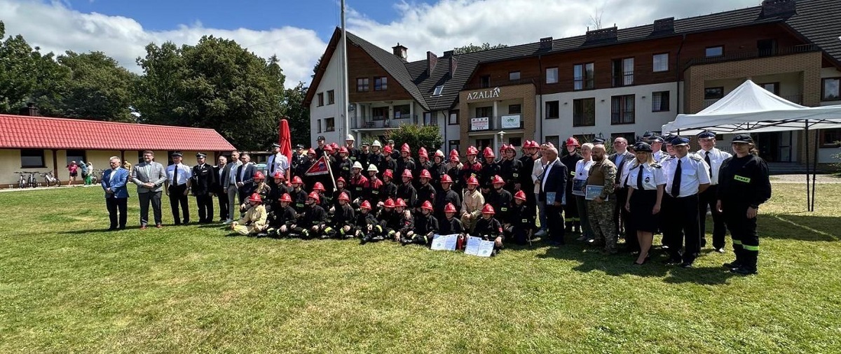 Uroczyste zakończenie obozu szkoleniowego Młodzieżowych Drużyn Pożarniczych