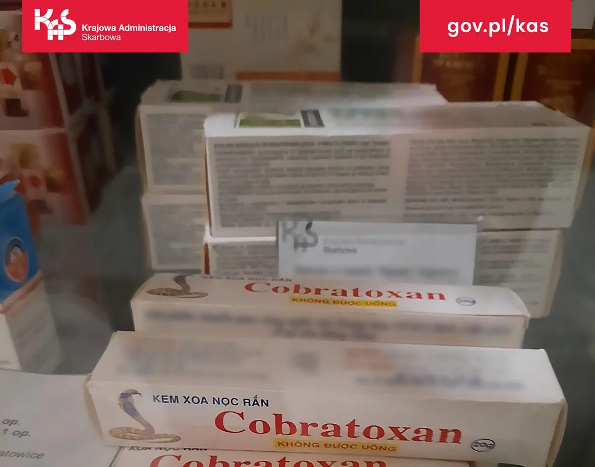 Krem z jadem kobry królewskiej zatrzymany na pyrzowickim lotnisku