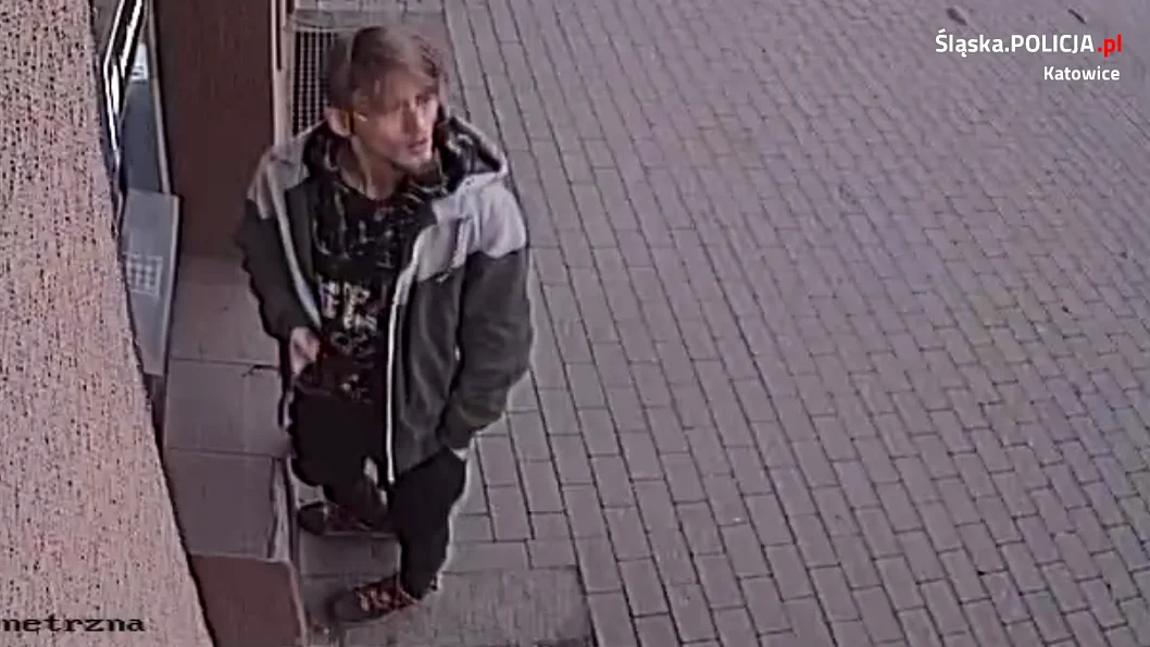 Policja w Katowicach prosi o pomoc: Poszukiwany oszust „BLIK” po kradzieży 1,5 tys. zł