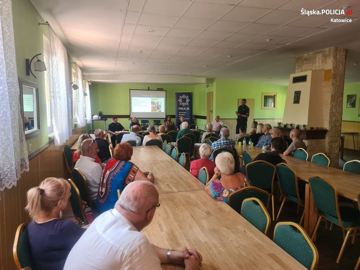 Policjanci na spotkaniach z działkowcami