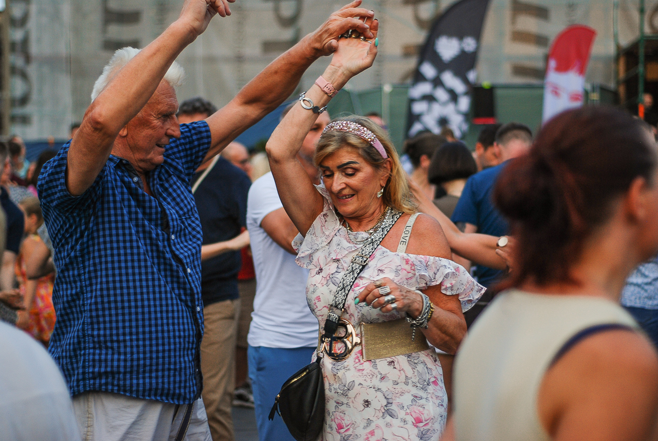 Wróciły potańcówki pod Teatrem Śląskim [FOTORELACJA]