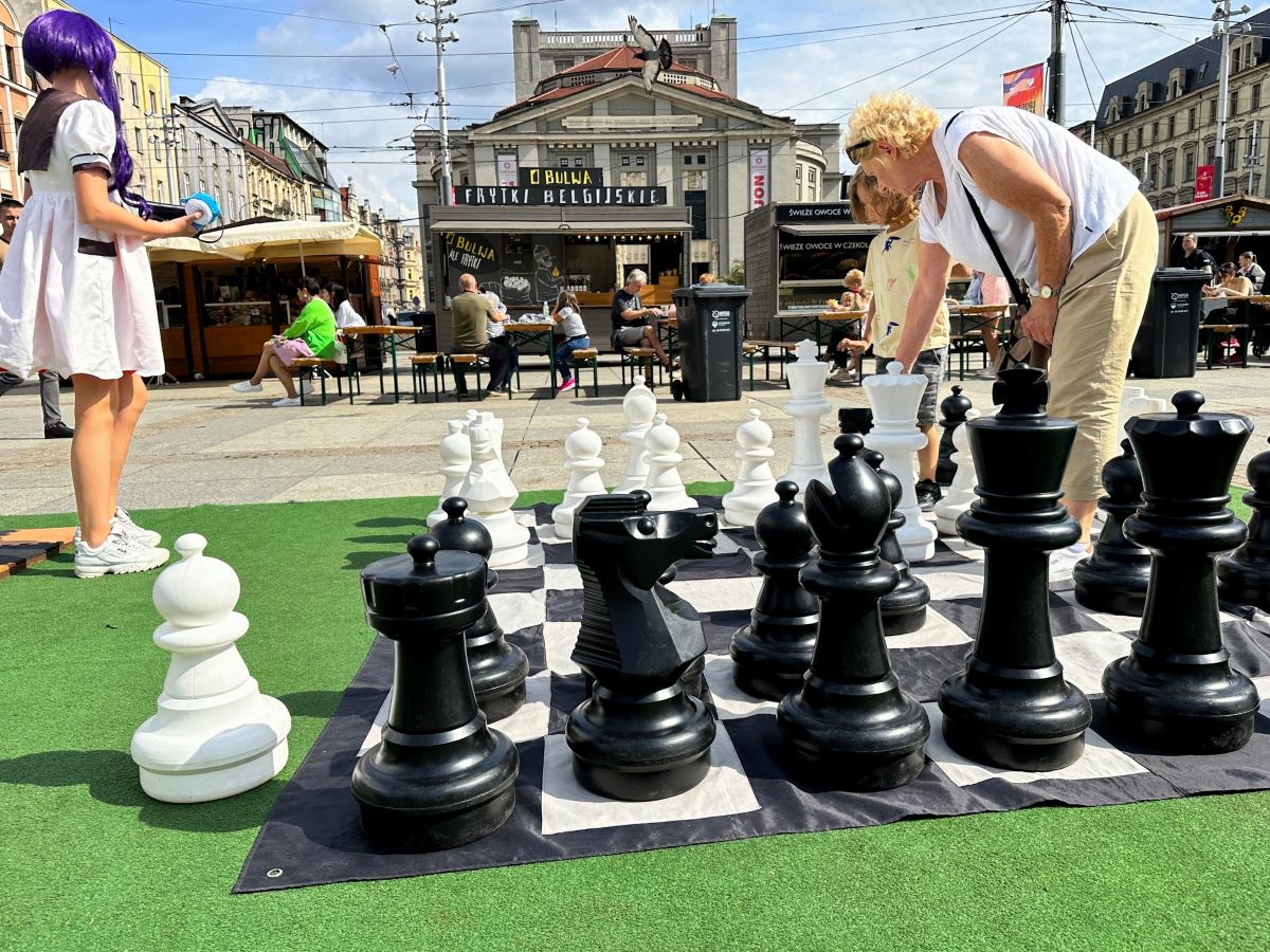 Od dziś ruszają Wakacyjne Rozgrywki Szachowe na katowickim Rynku!