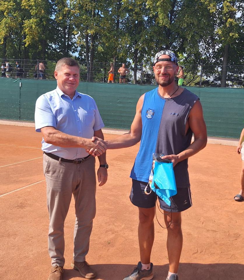 Wakacyjny Turniej Tenisa Ziemnego 19