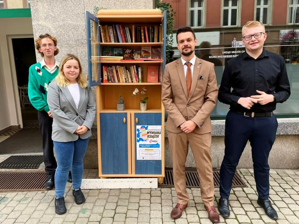 Na ulicy Wolności stanęła wyjątkowa szafka na książki!
