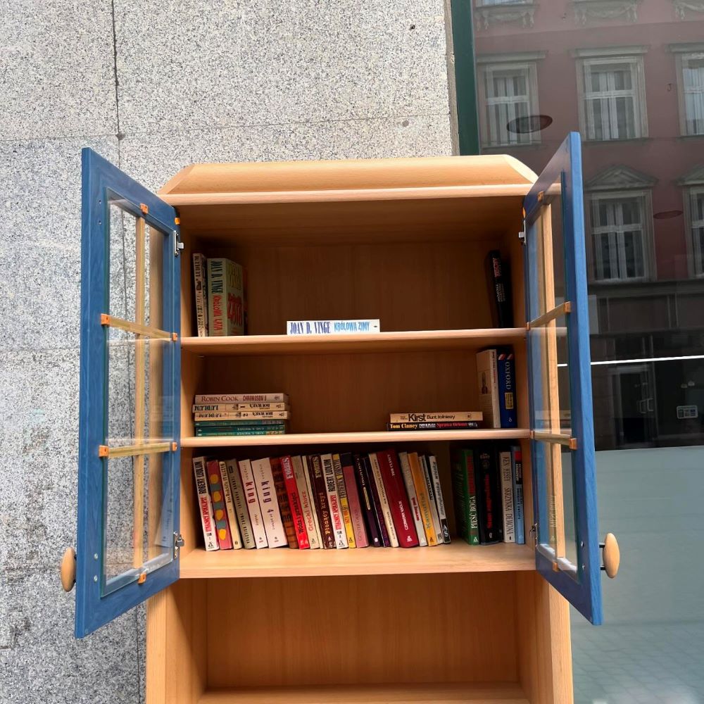 Na ulicy Wolności stanęła wyjątkowa szafka na książki!