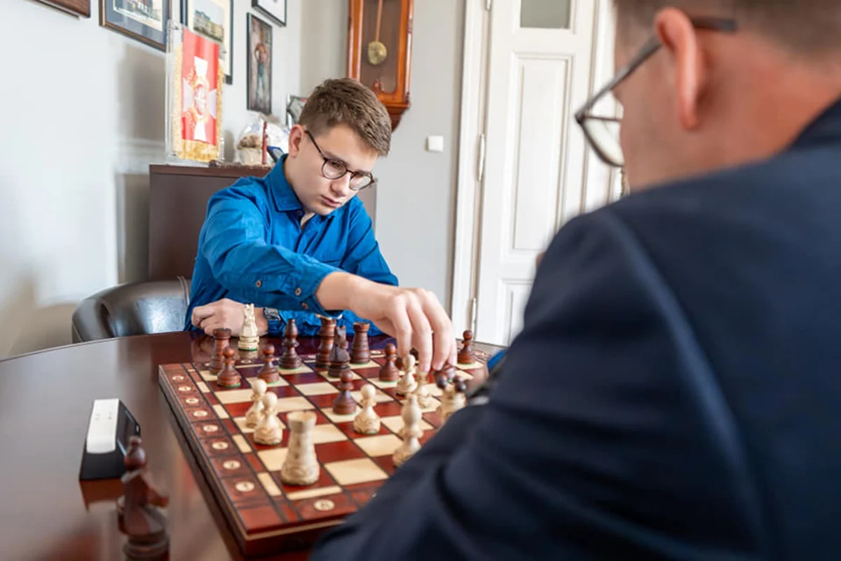 Uczniowie chorzowskich szkół zagrali w szachy z prezydentem!