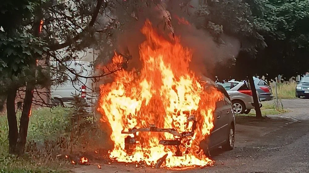 Samochód chorzowskiego stowarzyszenia w płomieniach. Założono zbiórkę