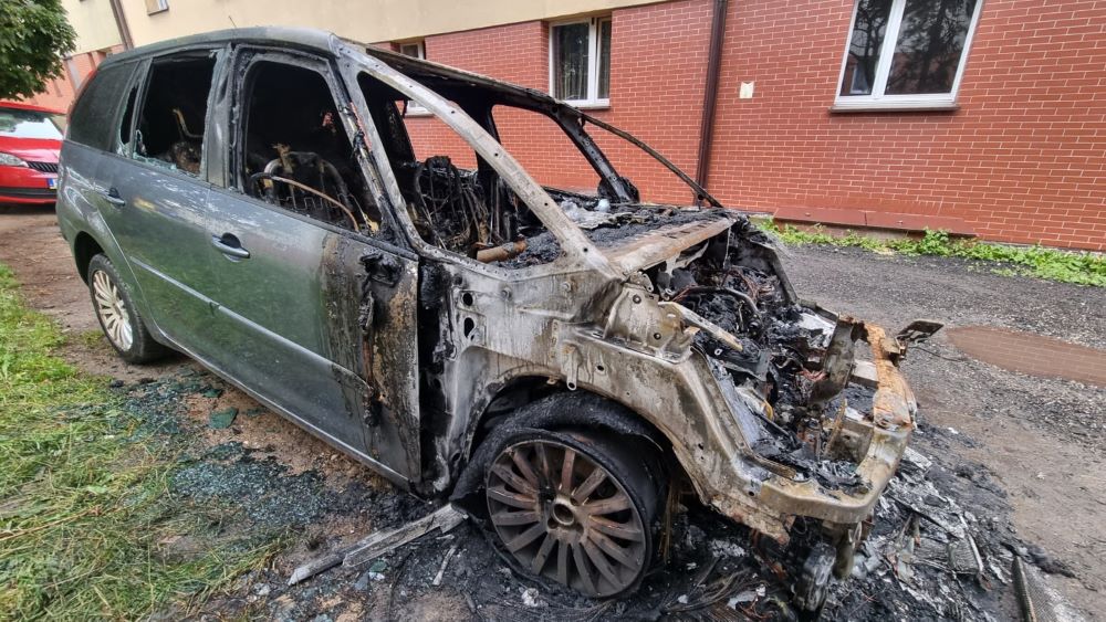 Samochód chorzowskiego stowarzyszenia w płomieniach. Założono zbiórkę