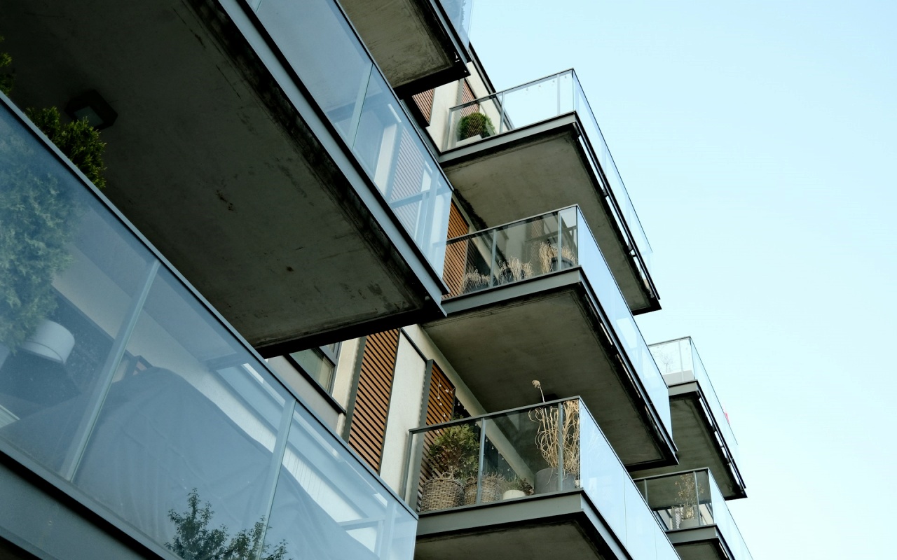 Jakie pozwolenia są potrzebne na zabudowę balkonu?