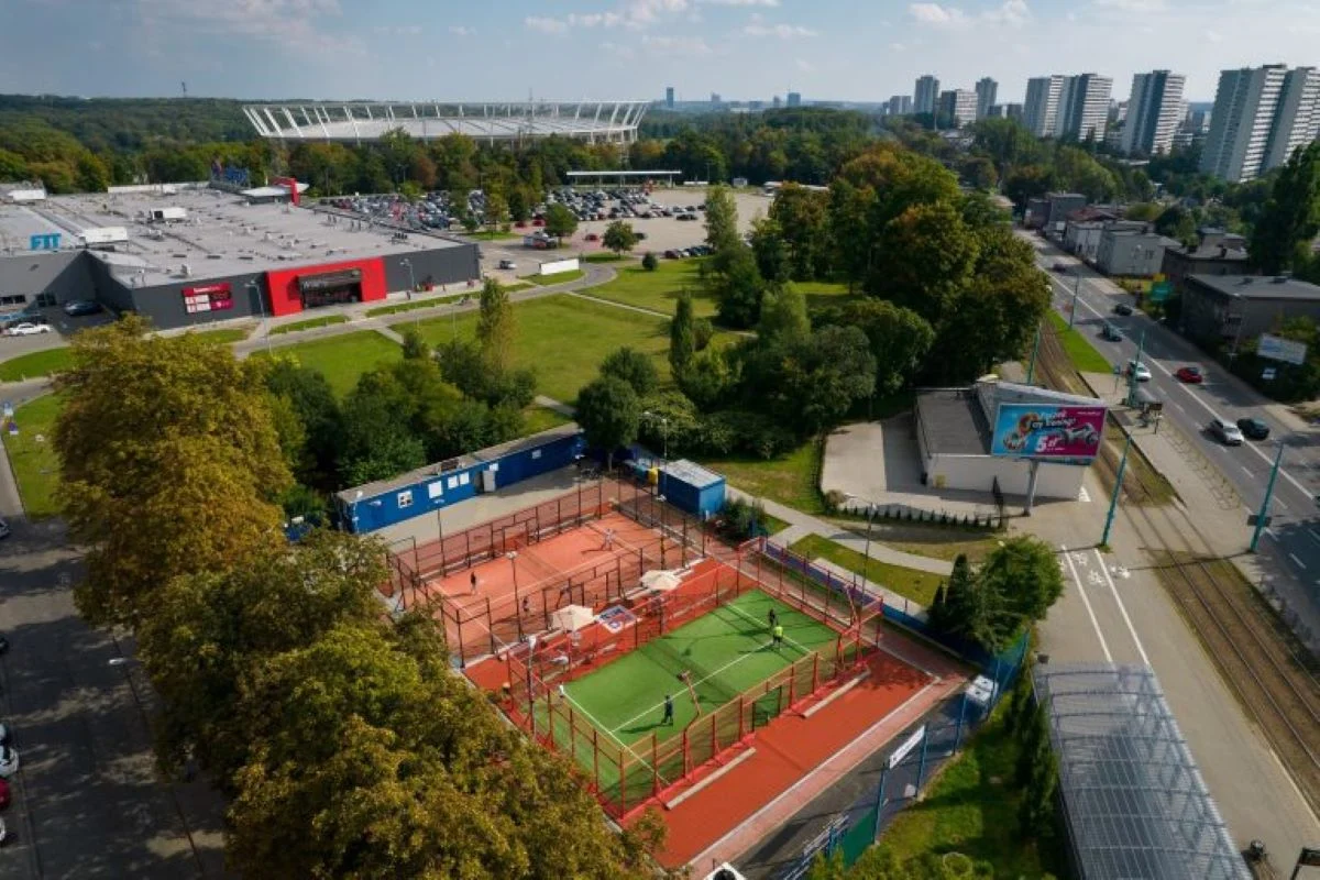 "Czarny" kort do padla aktualnie nieczynny!