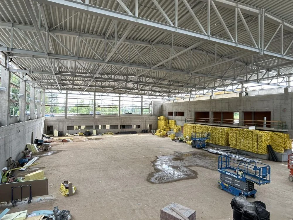 Postępy na placu budowy! Hala sportowa rośnie w oczach
