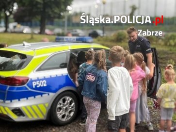 Policjanci z Zabrza rozmawiali o bezpieczeństwie podczas półkolonii
