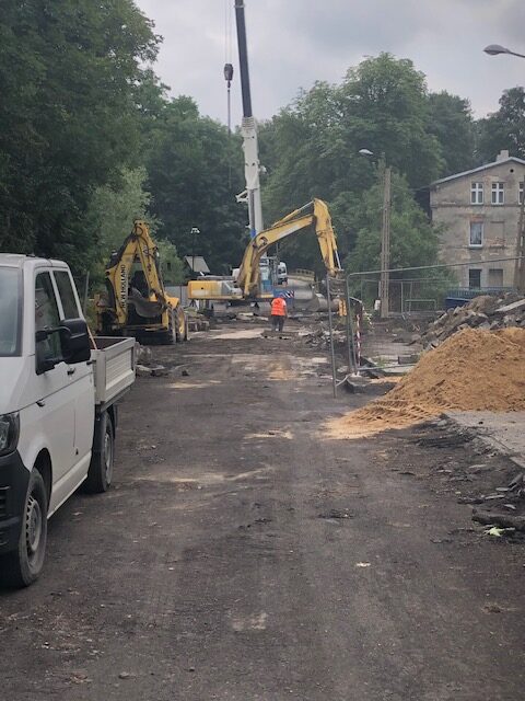 Rozpoczęły się roboty rozbiórkowe mostu w ciągu ulicy Trębackiej
