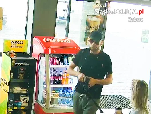 Policja poszukuje mężczyzny podejrzewanego o używanie cudzej tablicy rejestracyjnej