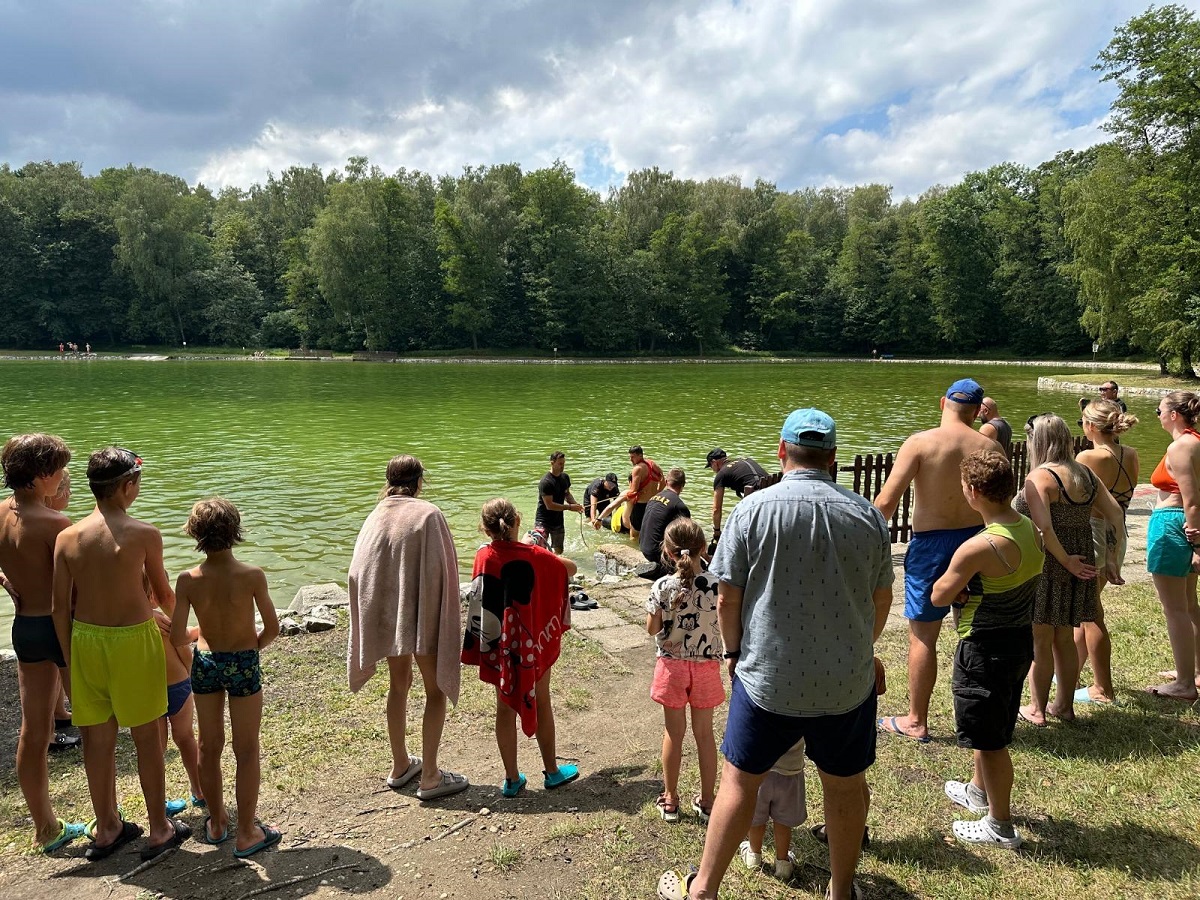 Bezpieczne wakacje – pokazy strażaków na Kąpielisku Leśnym w Zabrzu [FOTO]