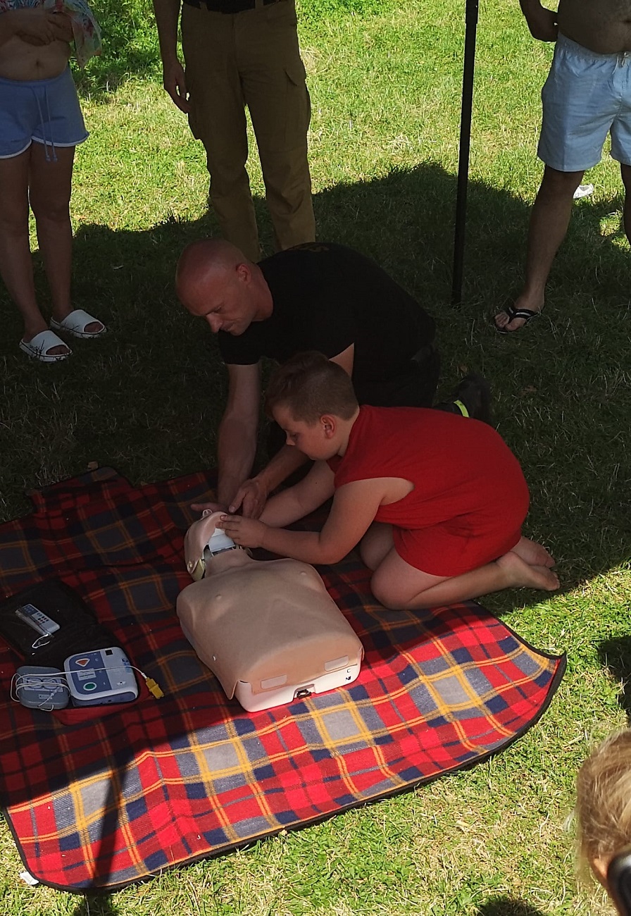 Strażacy z Zabrza prowadzi akcję "Bezpieczne wakacje" na terenie Kąpieliska Leśnego