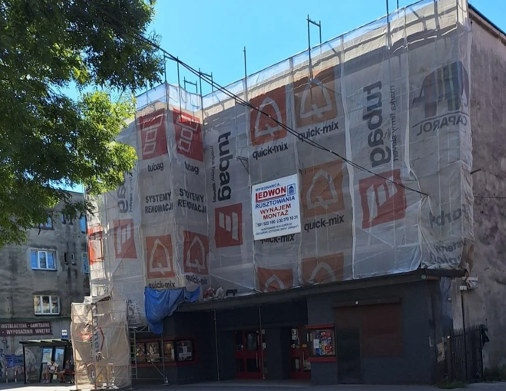 Ruszył remont elewacji kina „Patria”!