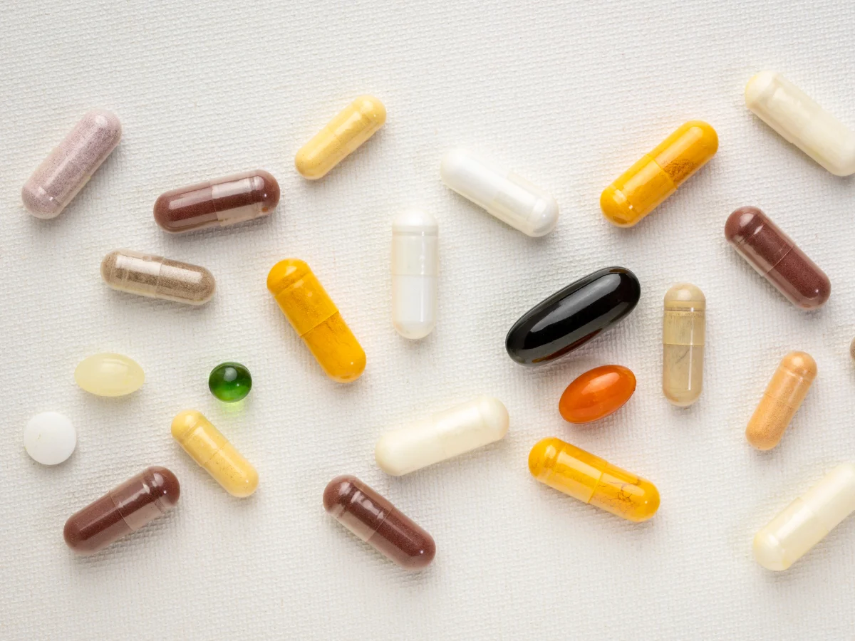 Jak suplementy diety mogą wspierać organizm na co dzień
