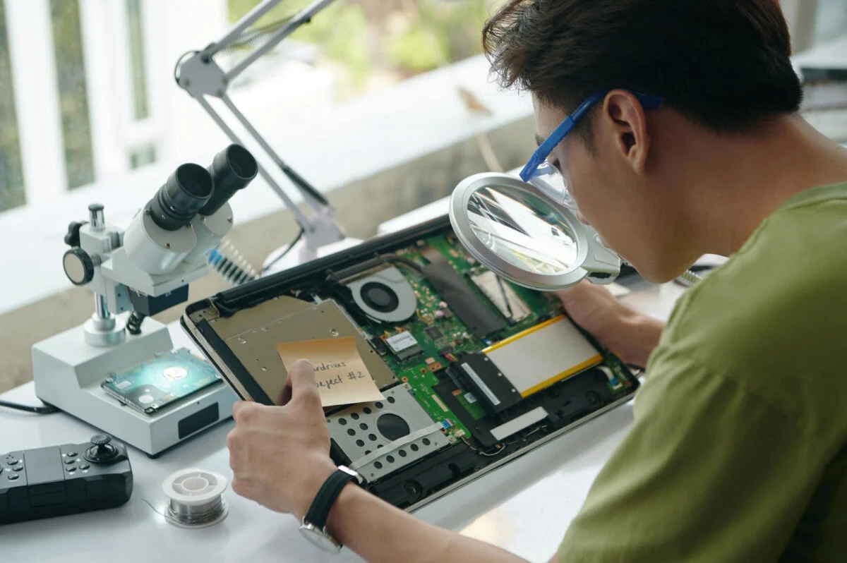 Pogotowie komputerowe – pomoc w nagłych wypadkach z elektroniką