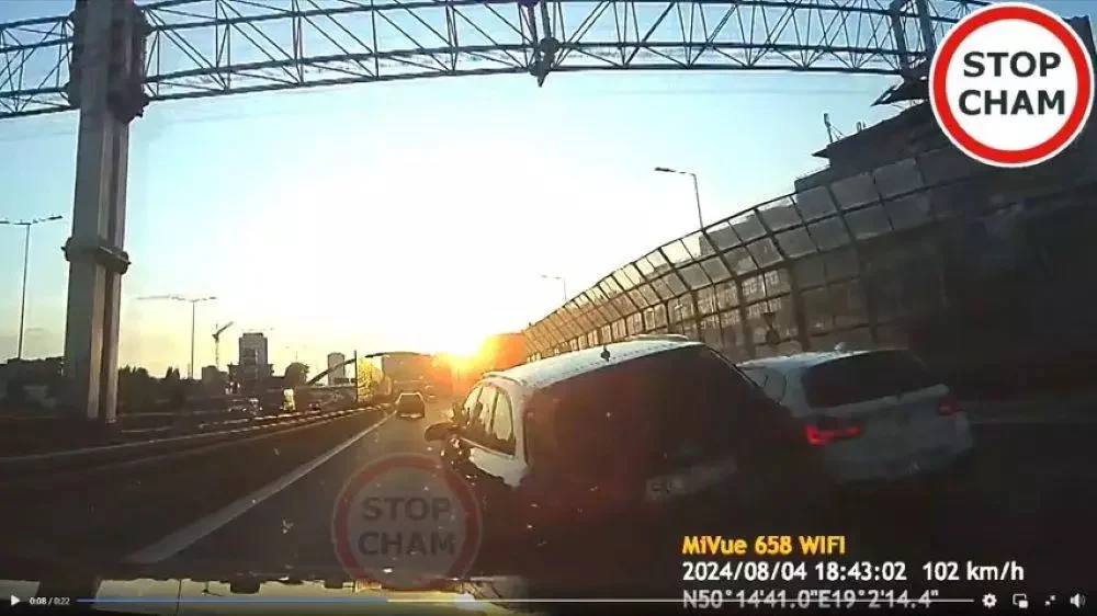 Nieodpowiedzialny kierowca w Katowicach! Niebezpieczne wyprzedzanie na A4