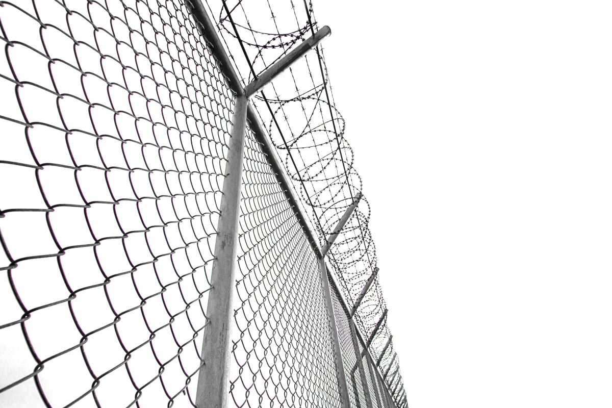 37-latek schwytany za unikanie kary!