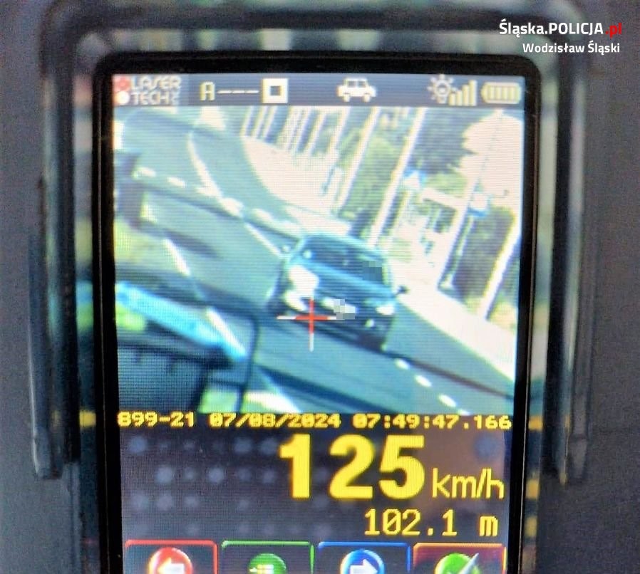 33-letni wodzisławianin zatrzymany za przekroczenie prędkości i ucieczkę przed policją