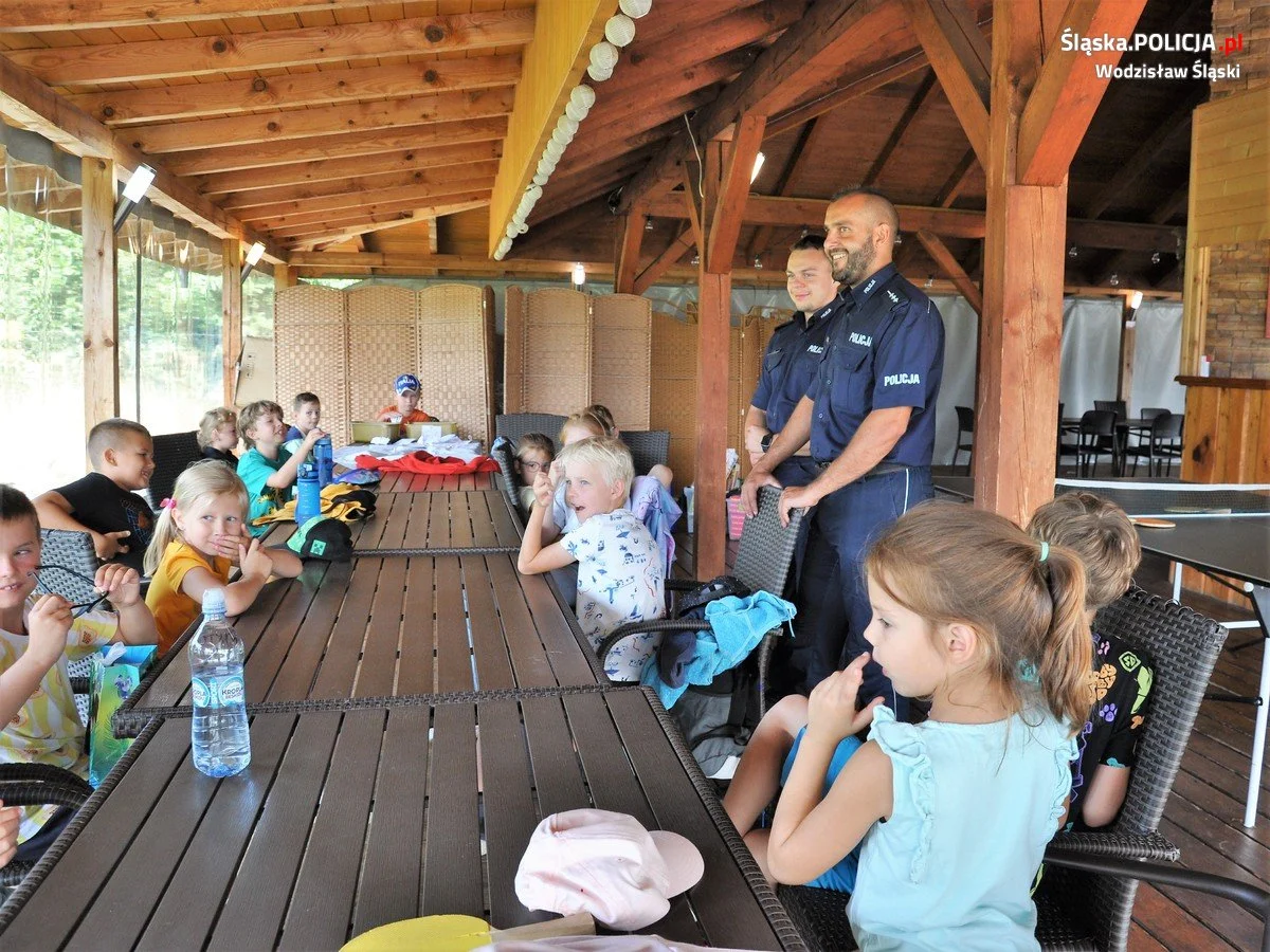 Policjanci spotkali się z półkolonistami w Wodzisławiu Śląskim